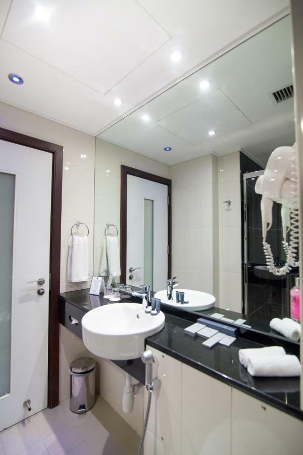 Holiday Bahrain Hotel Manama Eksteriør billede